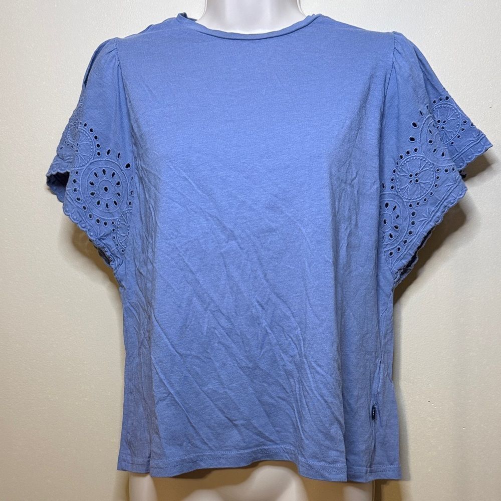 Gap periwinkle women's tee size medium